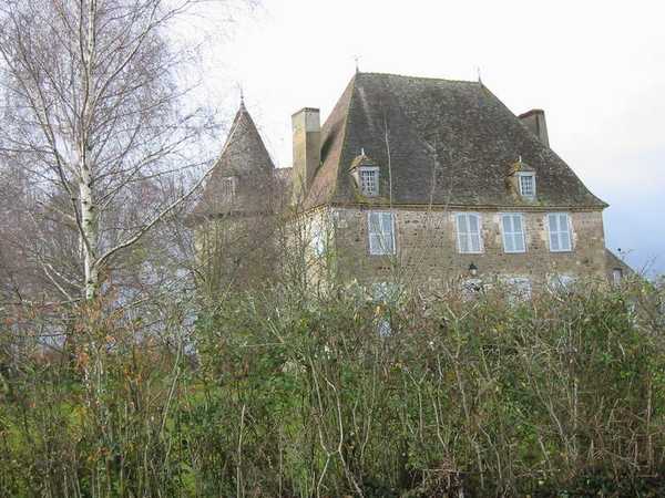 chateau de la Grolière Ygrande 03160