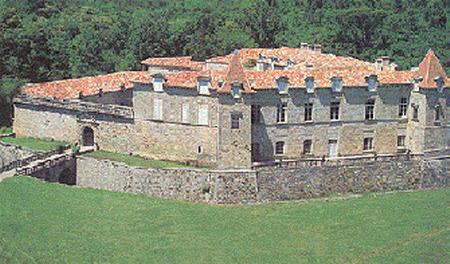 Chateau de Cazeneuve prs de Prchac