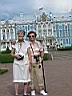 Germaine et Jeanine dans les jardins de Tsarkoie Selo